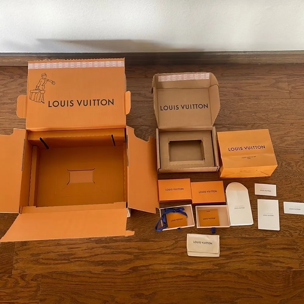 LV packaging - Picture 1 of 2